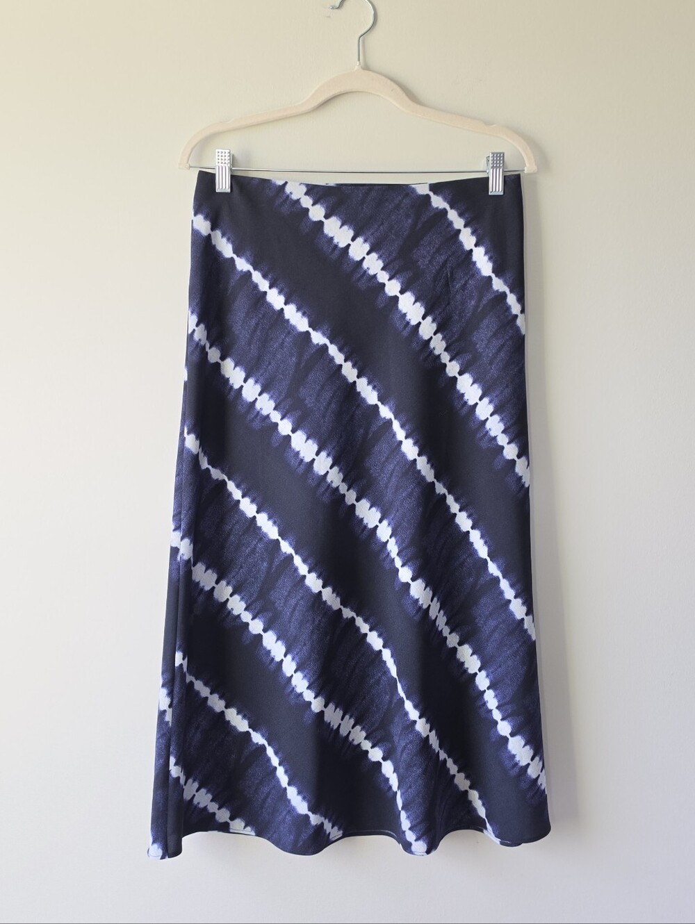 Loft Navy and White Tie-Dye Midi Skirt